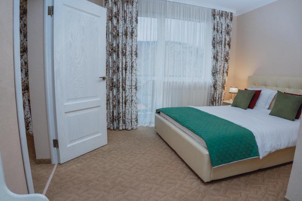Hotel&Restaurant Premium Club Яремче Екстериор снимка