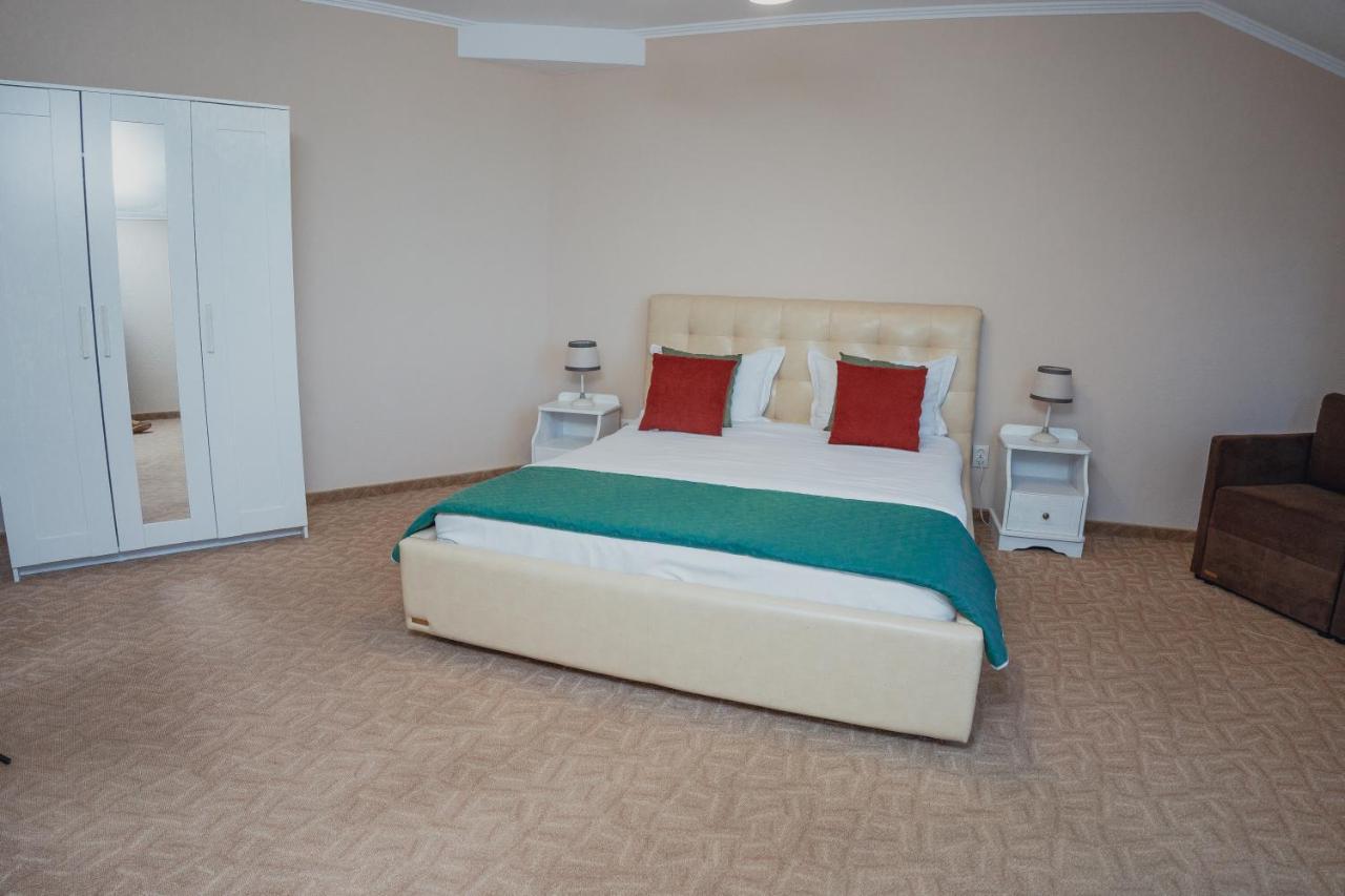 Hotel&Restaurant Premium Club Яремче Екстериор снимка
