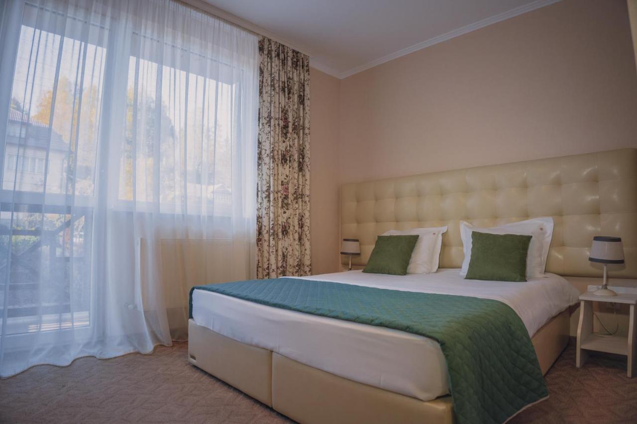 Hotel&Restaurant Premium Club Яремче Екстериор снимка