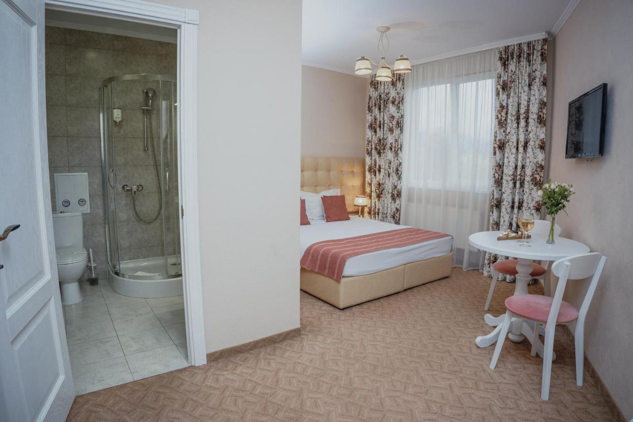 Hotel&Restaurant Premium Club Яремче Екстериор снимка