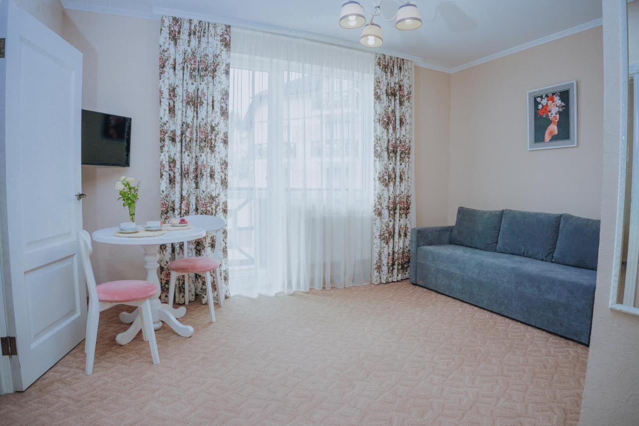 Hotel&Restaurant Premium Club Яремче Екстериор снимка