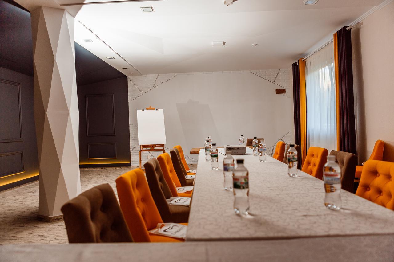 Hotel&Restaurant Premium Club Яремче Екстериор снимка