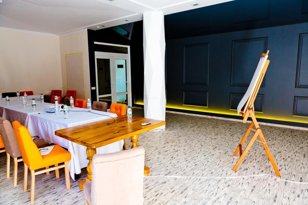 Hotel&Restaurant Premium Club Яремче Екстериор снимка